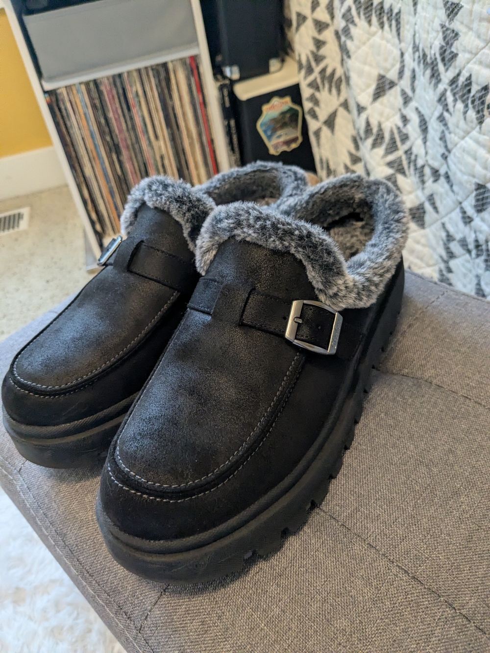 Skechers Shindigs - Forever Retro Women's Size 8.5 Black With Faux Fur